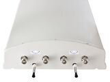 Weiße LED-Lampe mit Schaltern und Kabelanschlüssen.