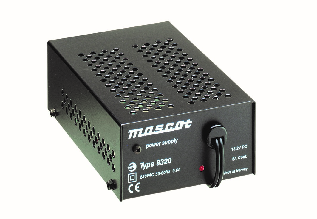 Black power supply, type 9320, 230VAC, 50-60Hz, 0.6A, 13.2V DC, 5A, CE certified.