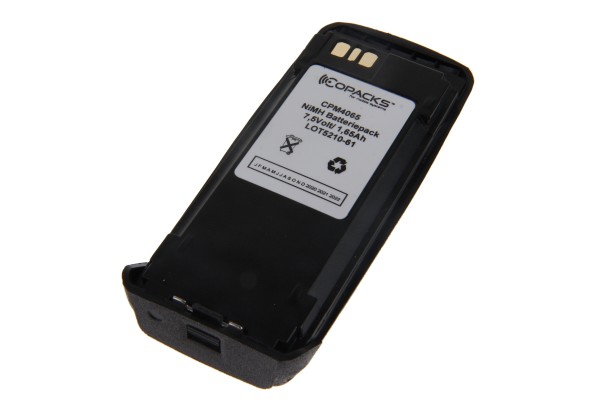 7000_00754254_COP_01.jpg Black battery pack with technical details and manufacturer logo.